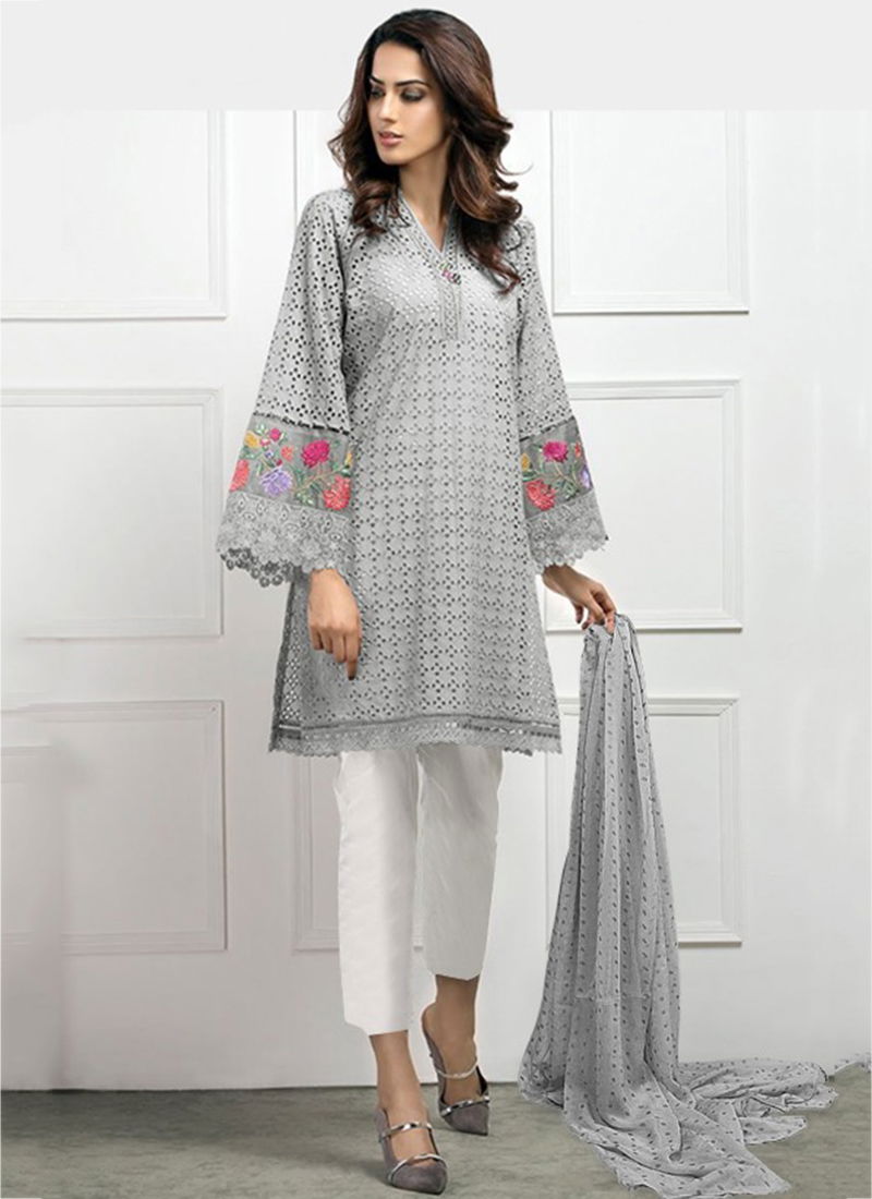 Bell sleeves hotsell pakistani dresses